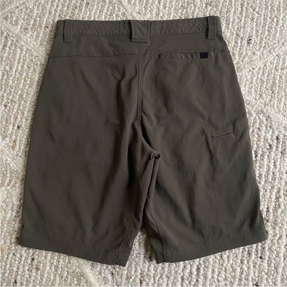Macpac Men's Weekender Shorts in tarmac size small - Picture 3 of 8